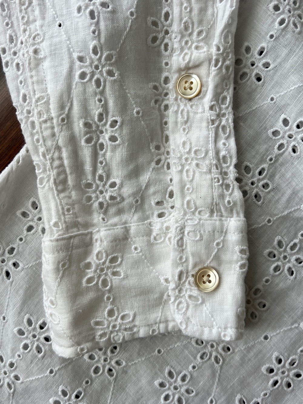 Beautiful Polo Ralph Lauren White 100% Linen Eyelet Blouse Top Button Up Medium - Picture 4 of 12
